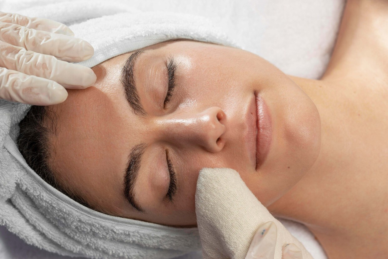 Deep cleaning and hydrafacial